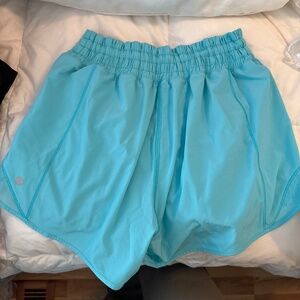 Lululemon hotty hot 4”